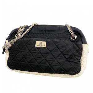CHANEL Black Shoulder Bag